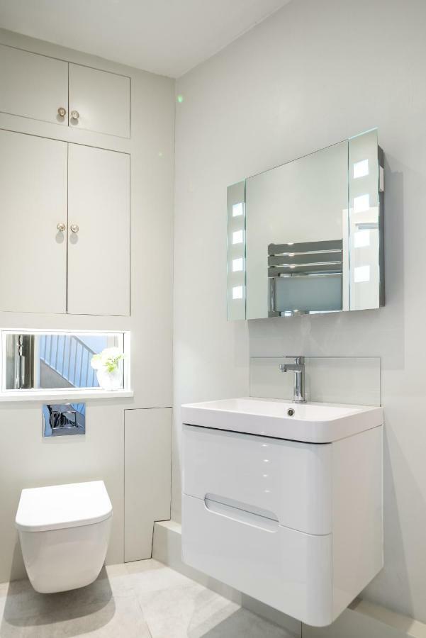 The Apartment, Bath Exterior photo